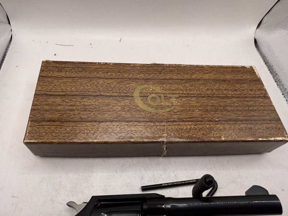Colt Cobra First Issue Double Action Revolver original Box manual Mint 1964-img-24