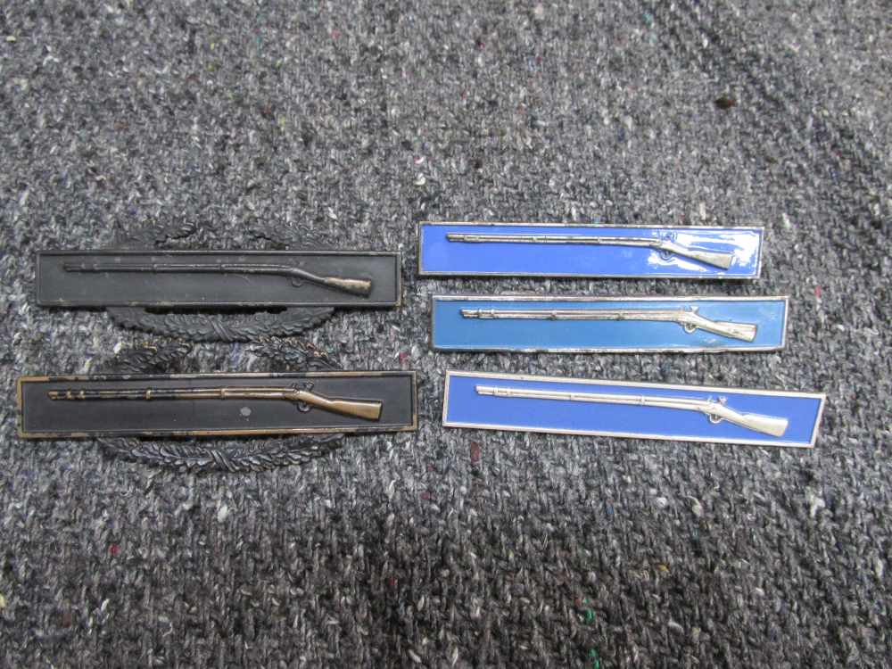 5- U.S. ARMY EXPERT INFANTRY & COMBAT INFANTRY BADGES-img-0