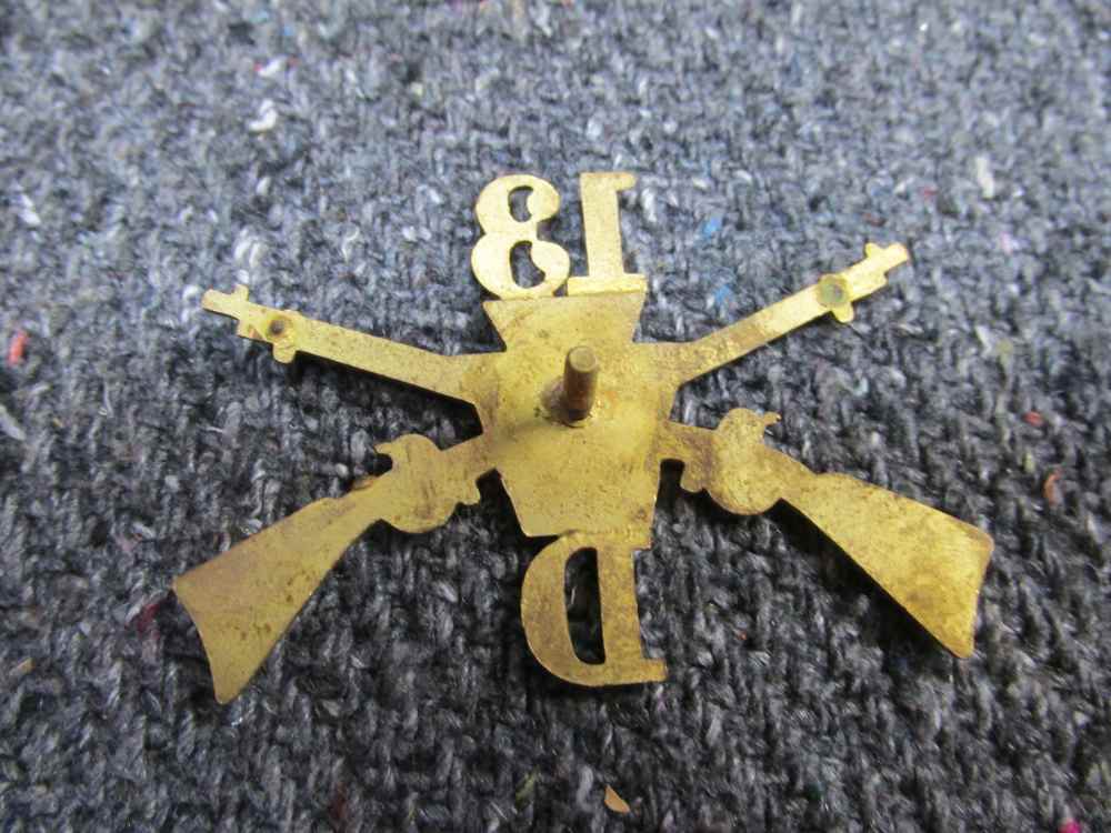 3 VINTAGE U.S. INFANTRY CAP BADGES, PENNSYLVANIA NATIONAL GUARD, ASSORTED-img-2