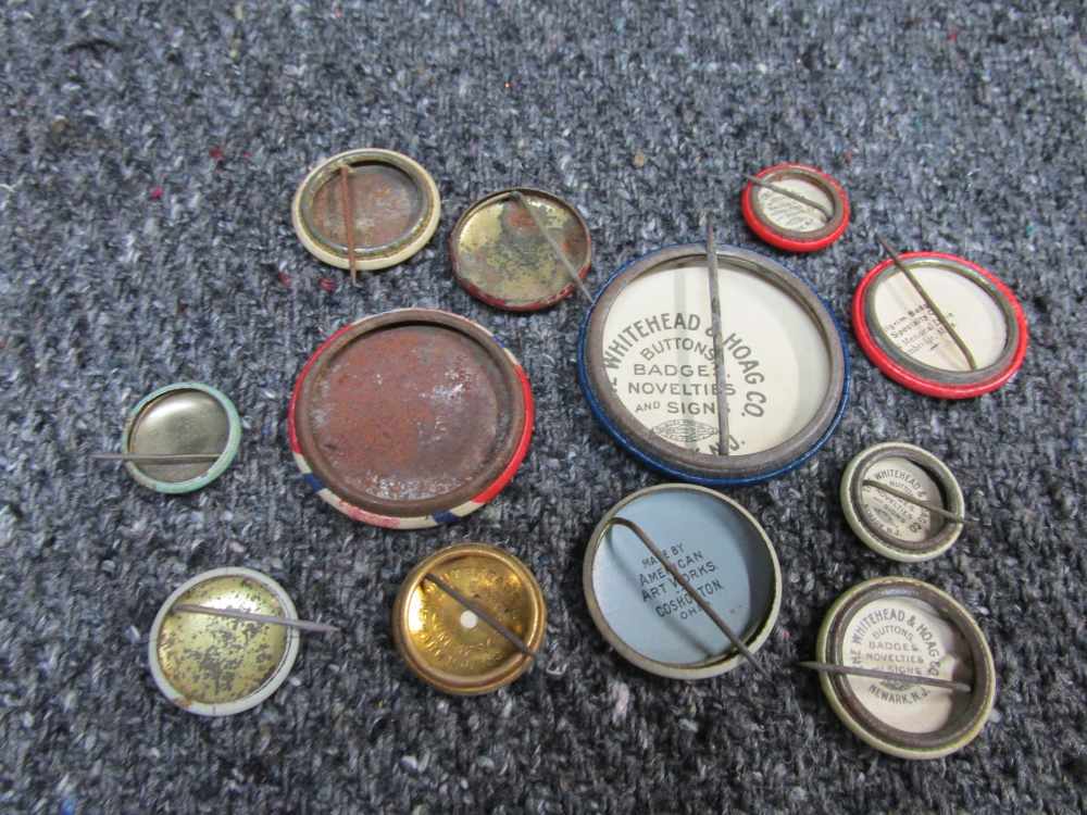 13 PIECES WWII ERA HOMEFRONT/WAR BOND PINS, ALL DIFFERENT, LEAFLET-img-7