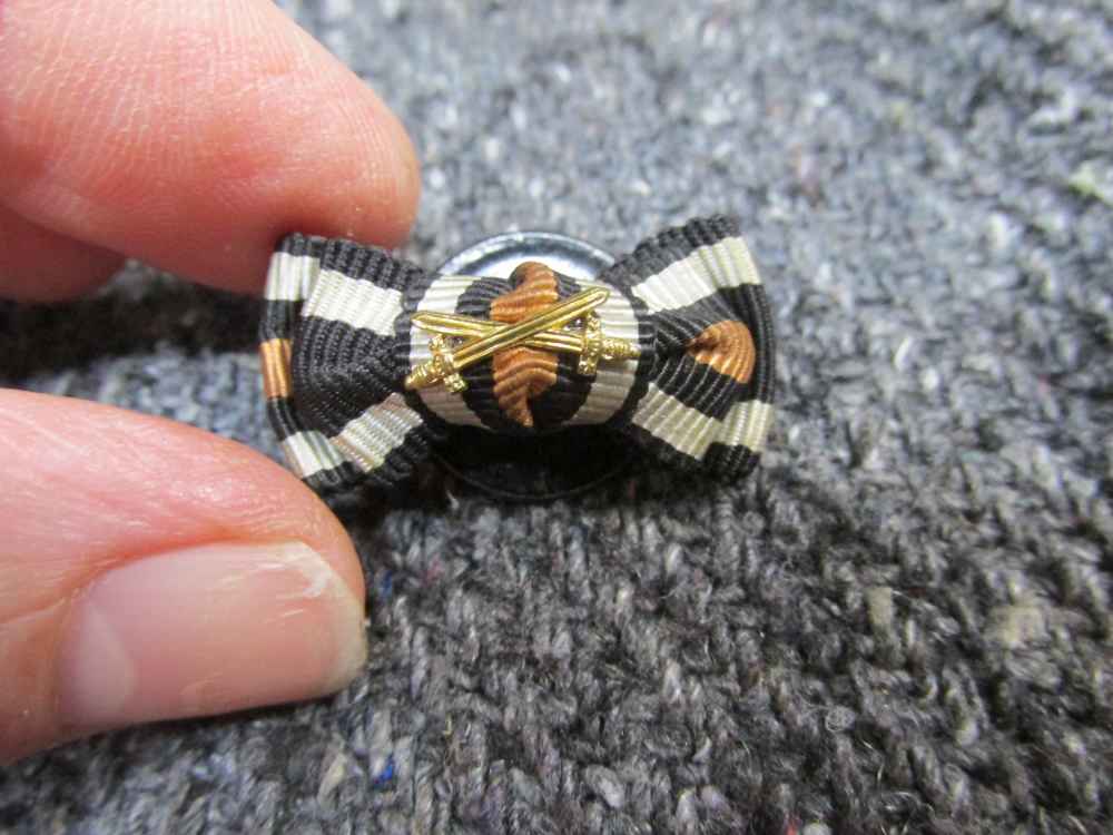 6-ORIGINAL WWI/WWII GERMAN BUTTONHOLE RIBBONS; WAR MERIT CROSS, IRON CROSS-img-2
