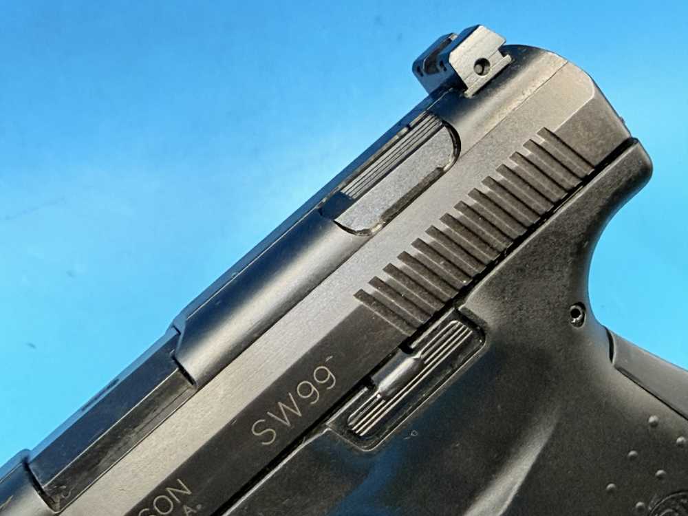 Smith & Wesson SW99 9mm S&W Walther P99-img-2