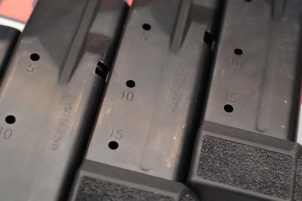 Lot O' Four (4) SIG P365 9mm 15rd Pistol Magazines w/ Pouch-img-6