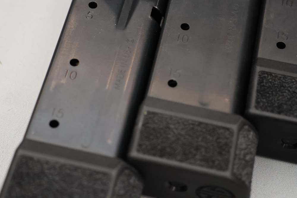 Lot O' Four (4) SIG P365 9mm 15rd Pistol Magazines w/ Pouch-img-5