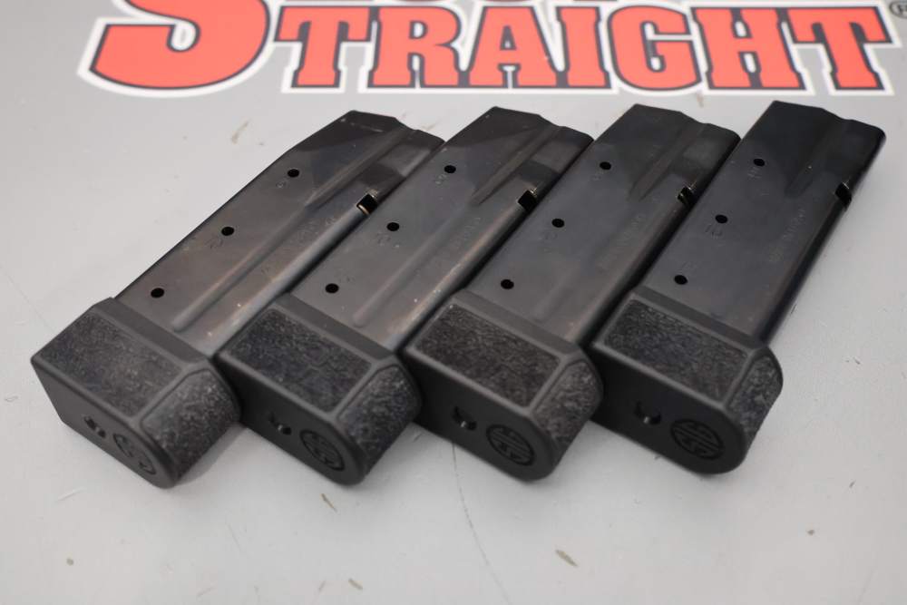 Lot O' Four (4) SIG P365 9mm 15rd Pistol Magazines w/ Pouch-img-1
