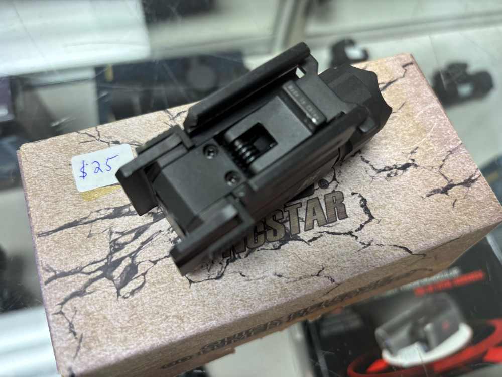 NcStar Quick Release 90 Lumen Flashlight-img-3
