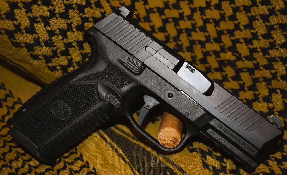 FNH 509 Like New 3 Mags High Capacity Concealed Carry -img-2