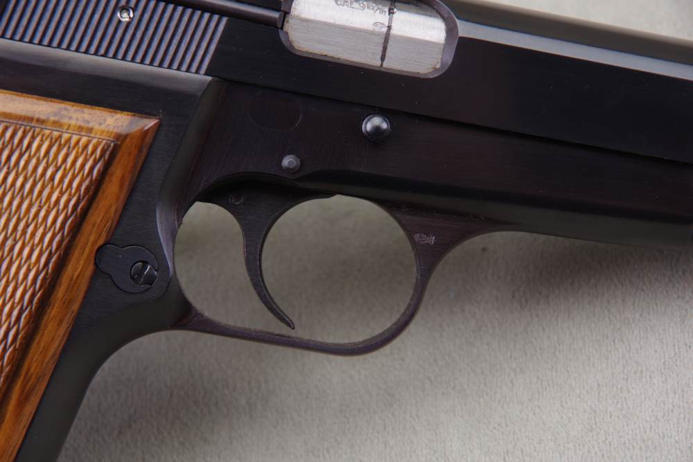 All Original 1972 Browning Hi-Power 9mm 4.5'' Blue 99%-img-12