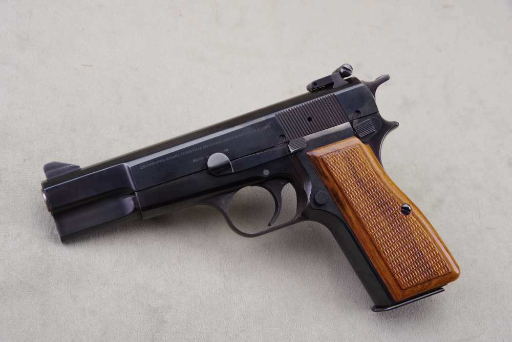 All Original 1972 Browning Hi-Power 9mm 4.5'' Blue 99%-img-4