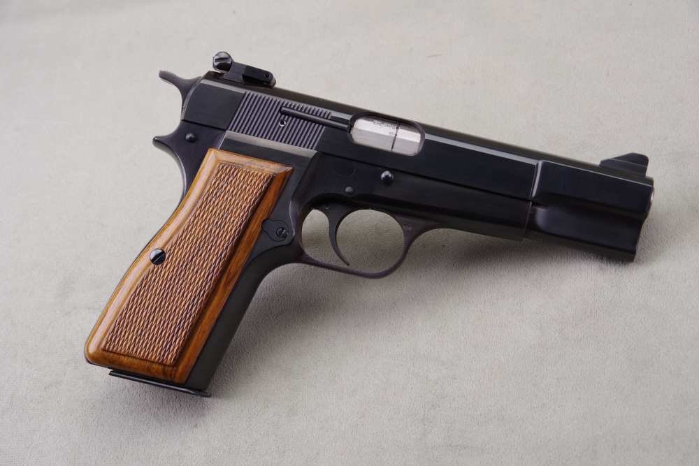 All Original 1972 Browning Hi-Power 9mm 4.5'' Blue 99%-img-9