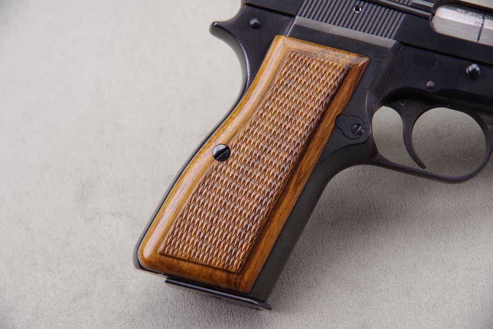 All Original 1972 Browning Hi-Power 9mm 4.5'' Blue 99%-img-13