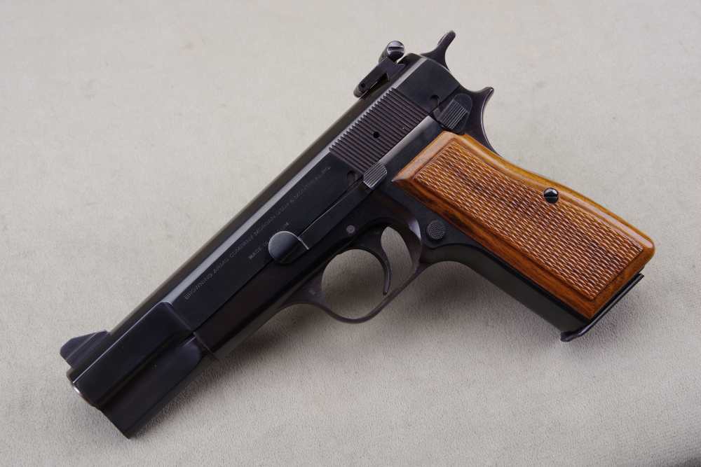 All Original 1972 Browning Hi-Power 9mm 4.5'' Blue 99%-img-27