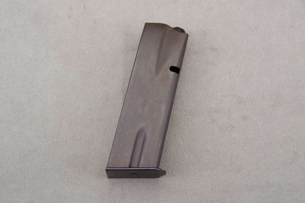 All Original 1972 Browning Hi-Power 9mm 4.5'' Blue 99%-img-25