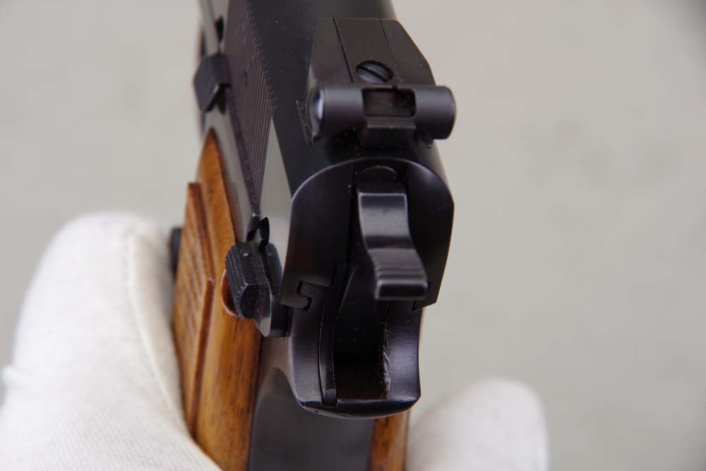 All Original 1972 Browning Hi-Power 9mm 4.5'' Blue 99%-img-17