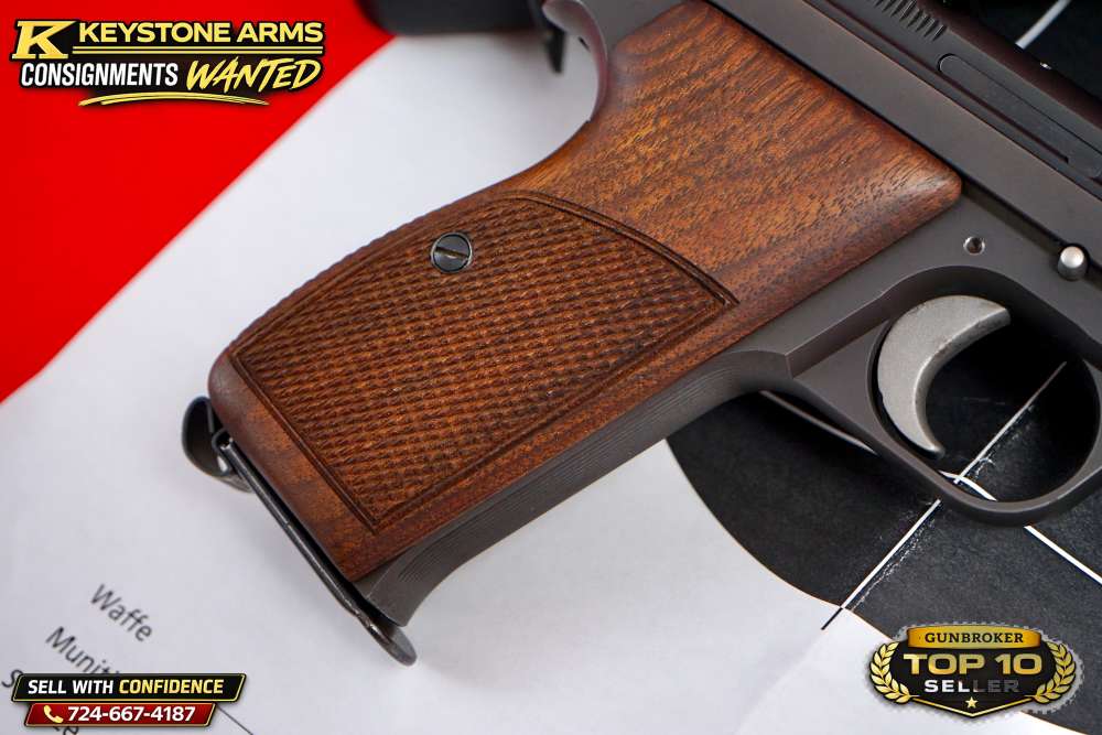 Spectacular Sig SIGARMS P210-6 Target 9MM Original Case & Test Target-img-9