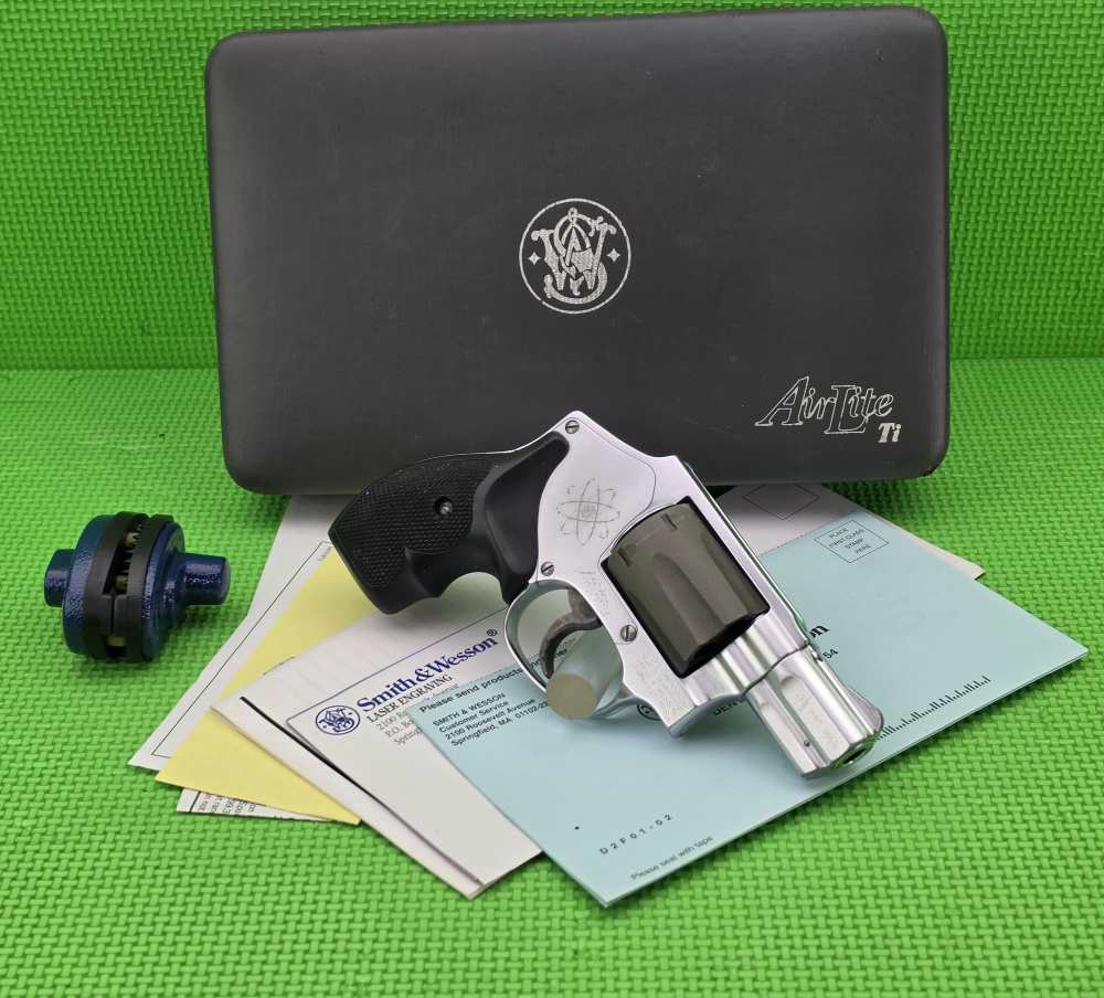 S&W SMITH & WESSON 332 Ti AIRLITE TITANIUM 32 H&R MAG MADE 1999 ONLY + BOX -img-1