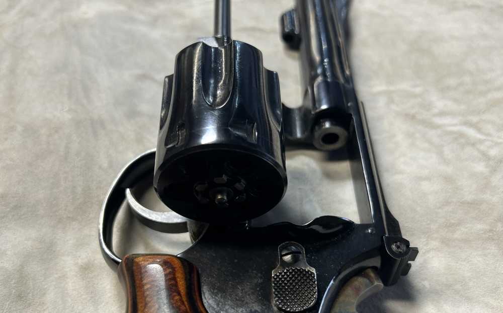 Smith & Wesson 18-3 22LR 4" BBL Combat Masterpiece *USED*-img-3