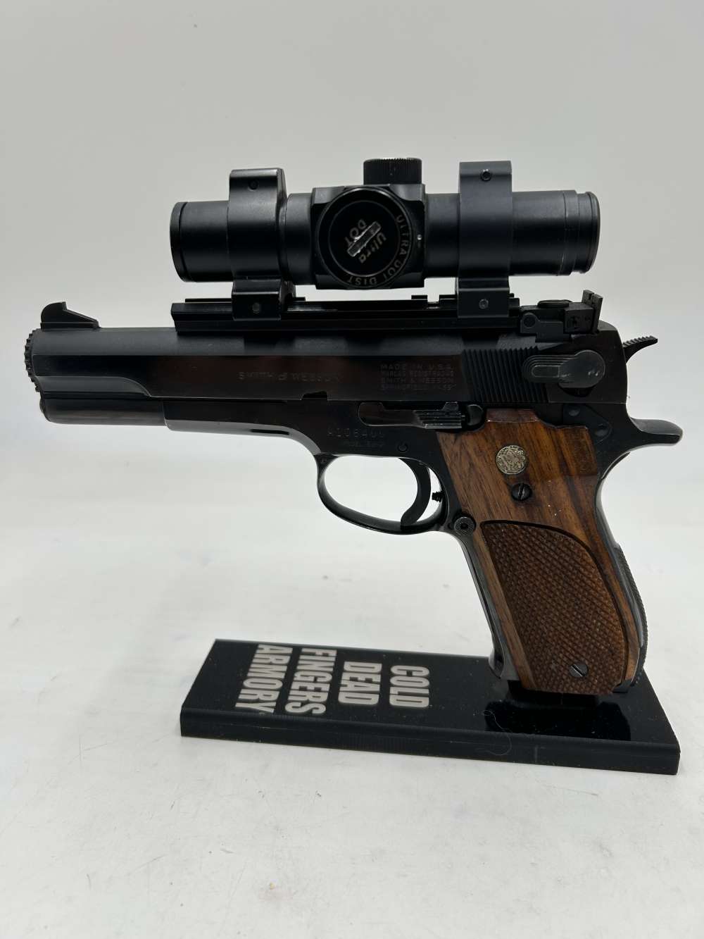 S&W 52-2 -3 mags-Dot and case-img-0