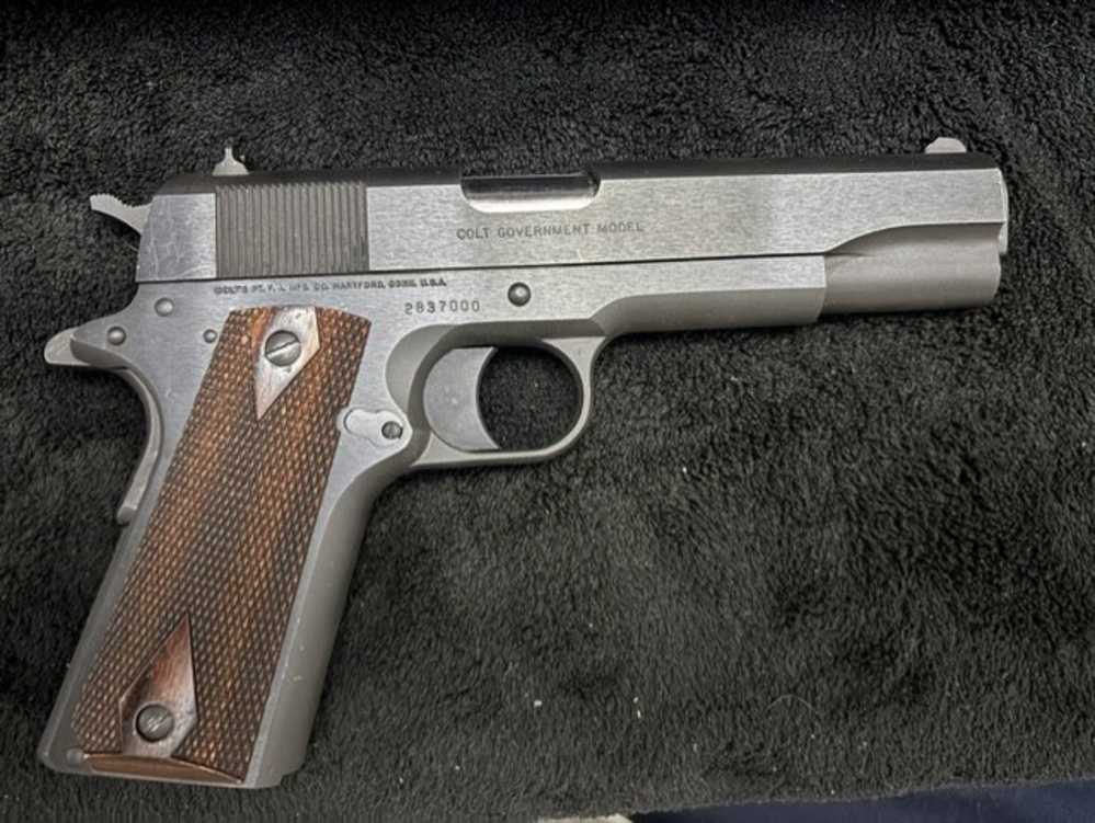 COLT 1911 GOVERNMENT MODEL .45ACP-img-8