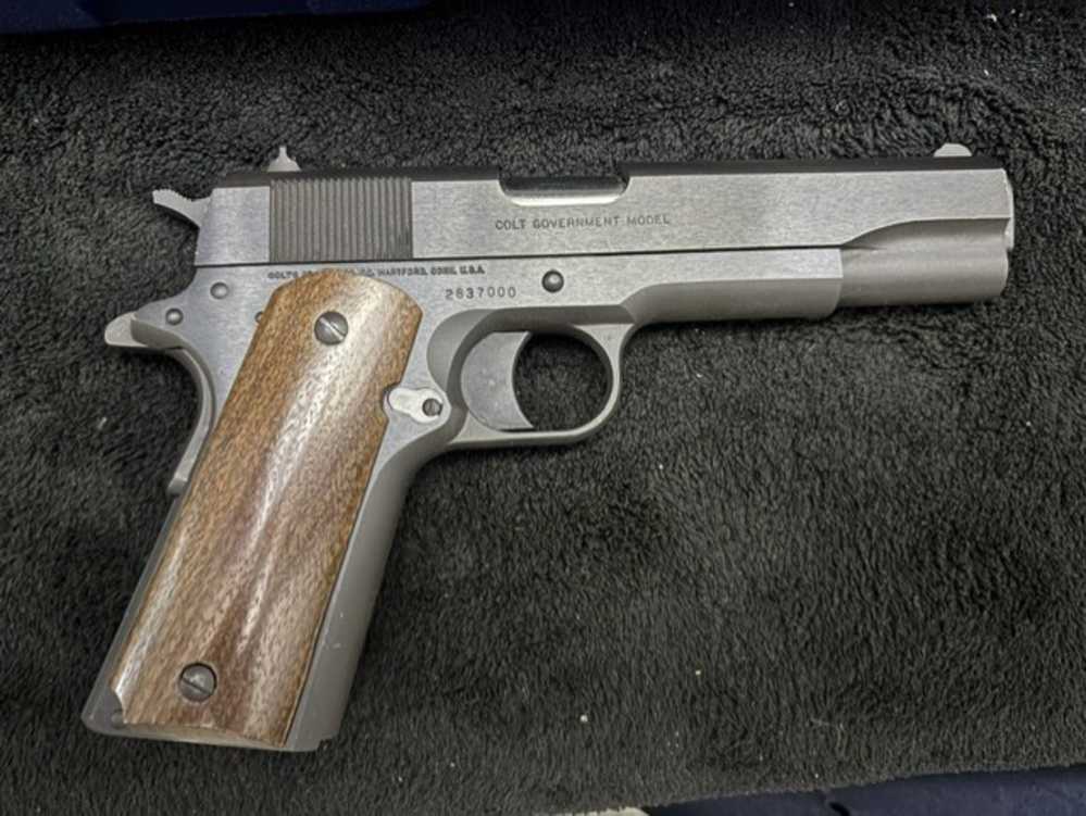 COLT 1911 GOVERNMENT MODEL .45ACP-img-1