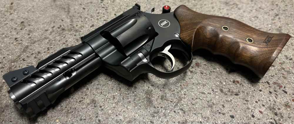 Nighthawk Custom Korth NXR 44 Magnum 4" Revolver .44 MAG Walnut 0414-img-4