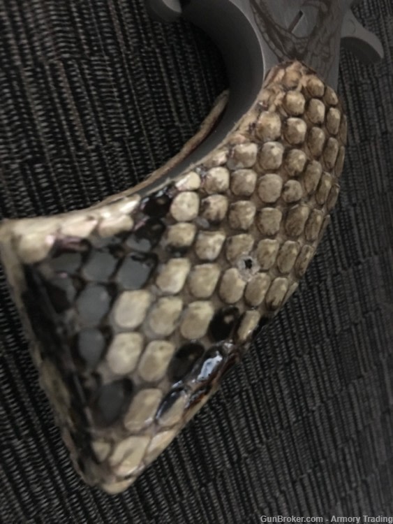 NAA MINI ANTIVENOM 22 MAG 1 5/8 SNAKESKIN-img-2