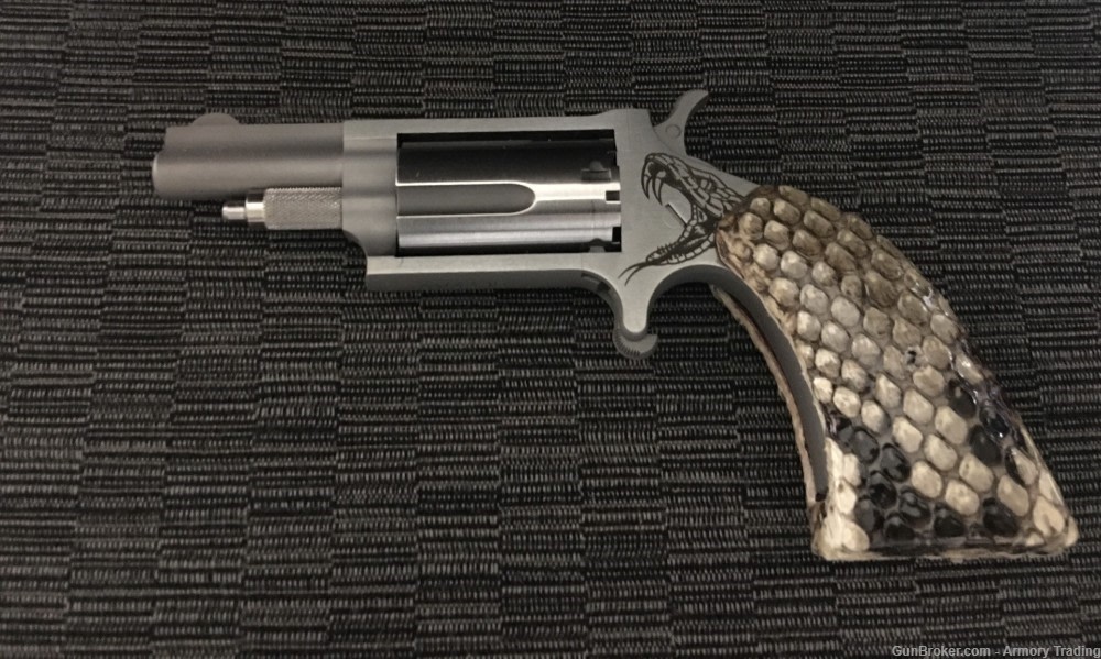 NAA MINI ANTIVENOM 22 MAG 1 5/8 SNAKESKIN-img-1