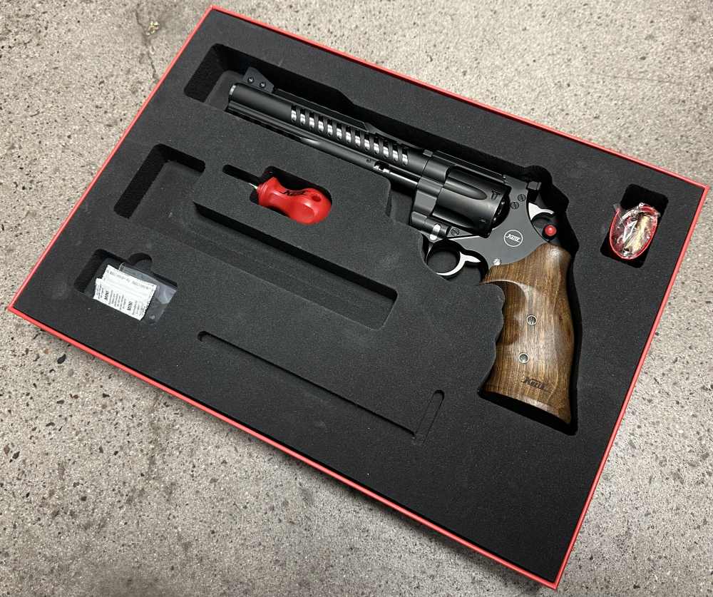 Nighthawk Custom Korth HUNTER 44 Magnum 7.5" Revolver .44 MAG  1114 Walnut-img-10