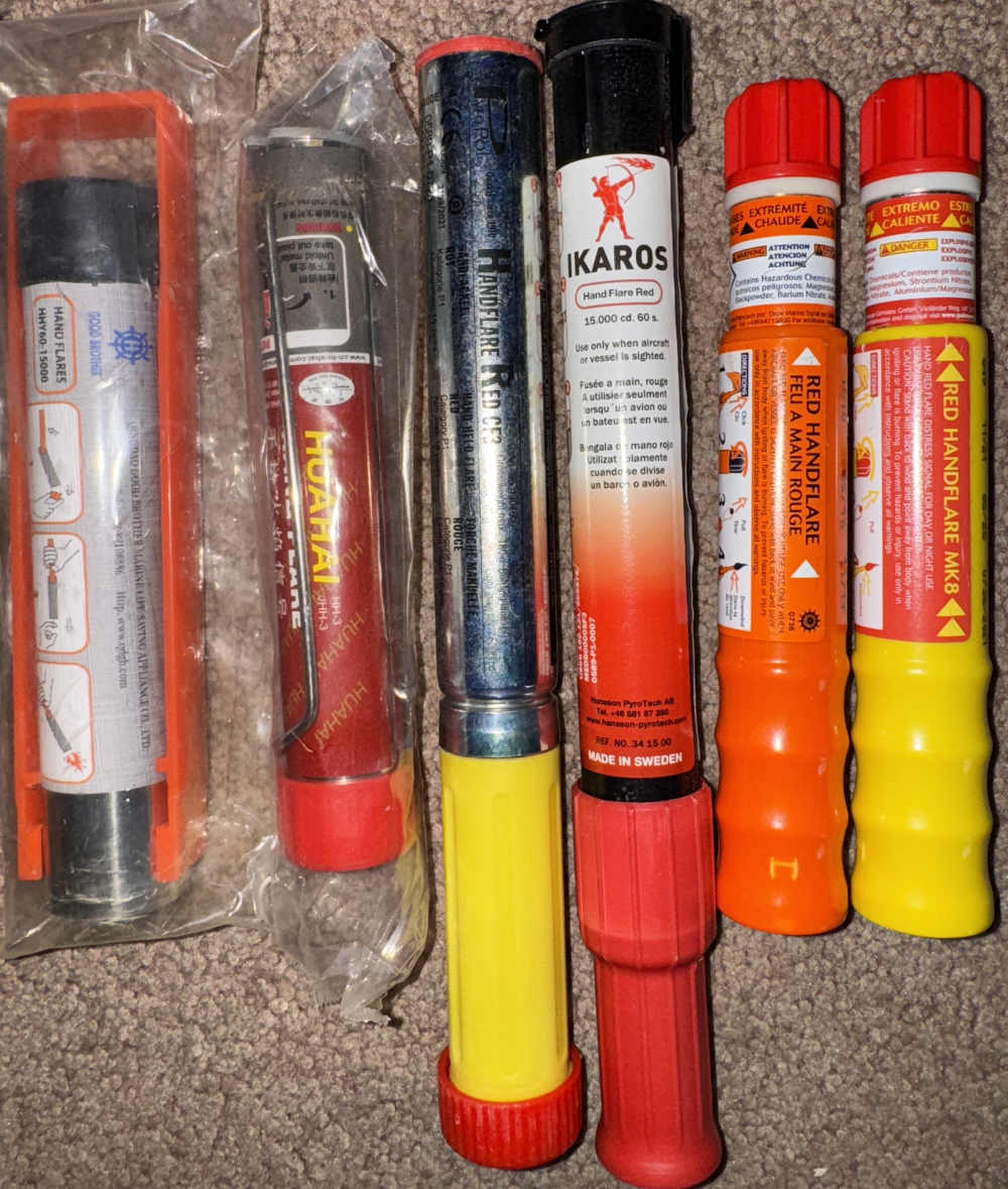 SURVIVAL HAND FLARES MARINE GRADE SEARCH RESCUE ILLUMINATION LIGHT -img-1