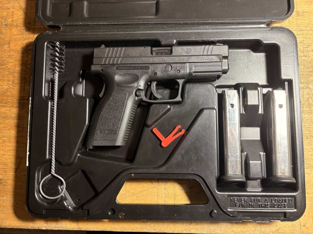 Springfield Armory XD-40 .40 S&W 4" Barrel 2 Magazines-img-0