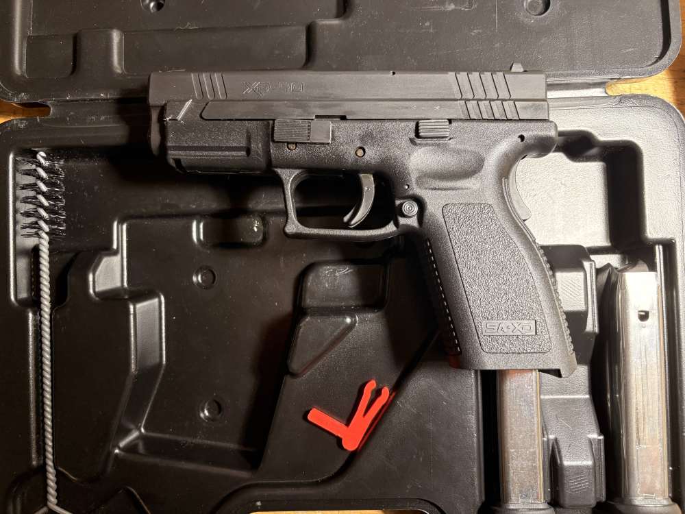 Springfield Armory XD-40 .40 S&W 4" Barrel 2 Magazines-img-1