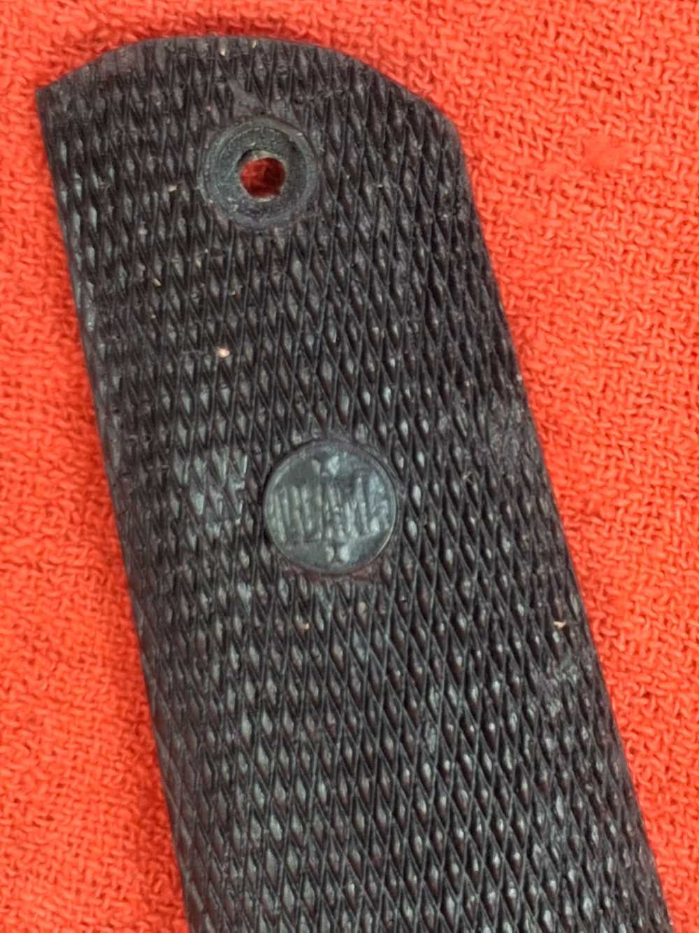 Llama IX A .45 Pistol grips -img-4