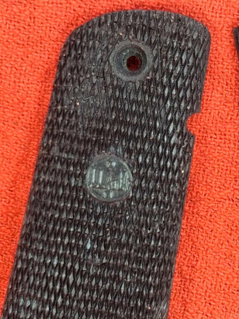 Llama IX A .45 Pistol grips -img-1