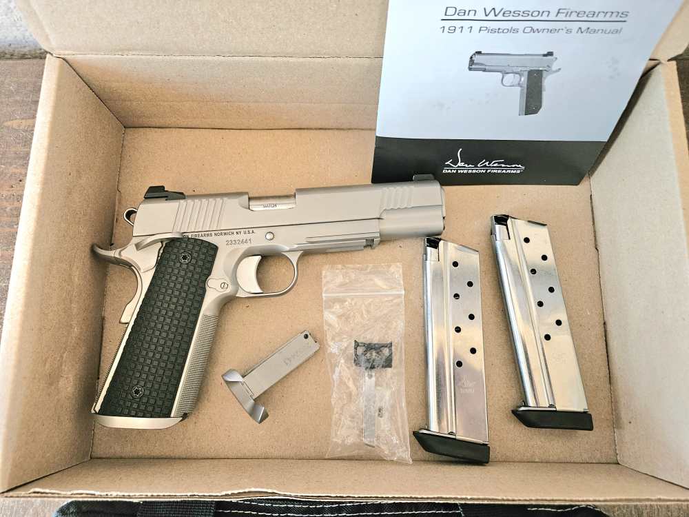 LIKE NEW Dan Wesson Specialist 10mm Pistol w/ EXTRAS!-img-0
