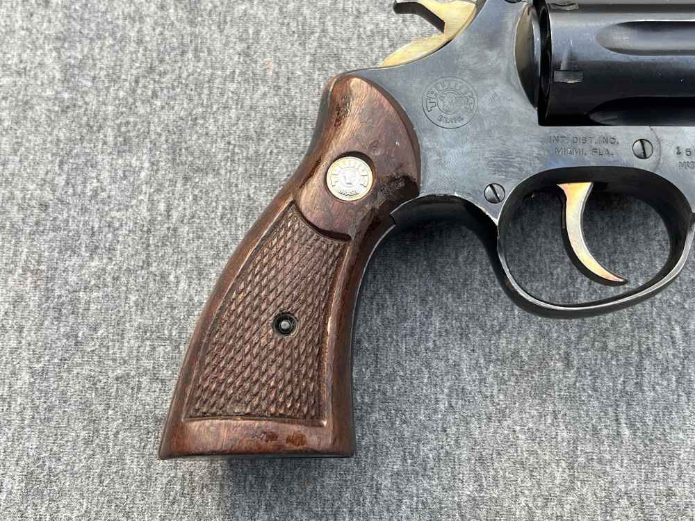 Pair of 2 Taurus Model 82 Revolvers .38 Special Sequential Serial Numbers-img-17