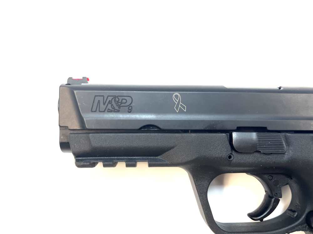 Smith and Wesson M&P 9 Julie Goloski Champion series -img-1