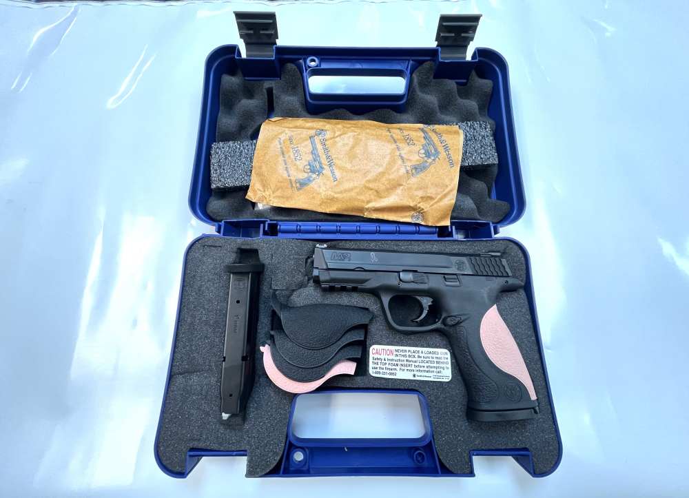 Smith and Wesson M&P 9 Julie Goloski Champion series -img-11