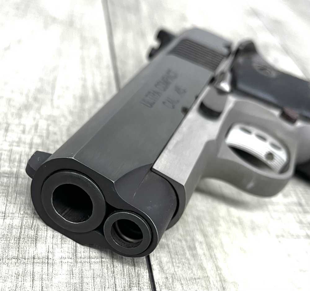 Springfield V10 Ultra Compact .45 ACP !Good Condition!-img-10