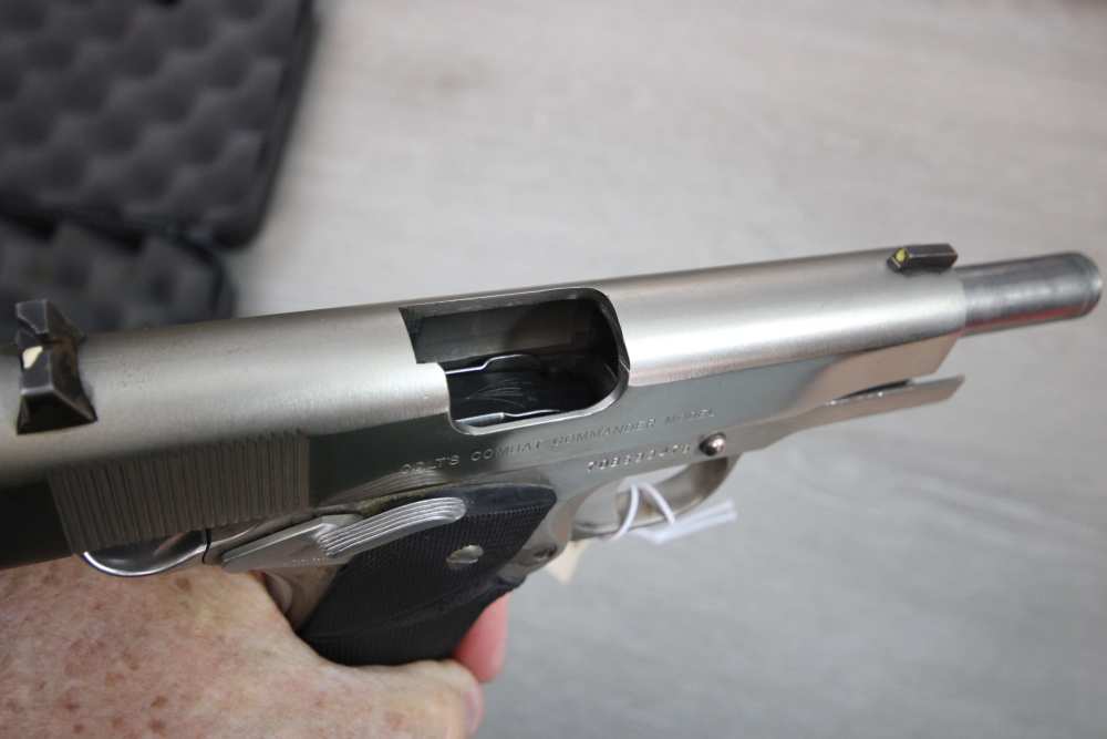 Colt Combat Commander Series 70 in 45 ACP - 4.25" Barrel & 5 Mags - 1979.-img-17