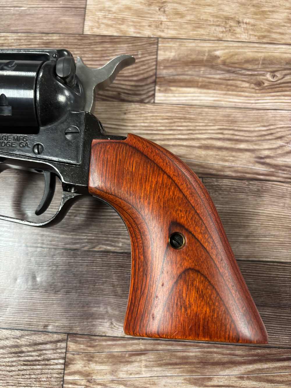 HERITAGE ROUGH RIDER SINGLE ACTION 22LR. NO RESERVE!-img-2