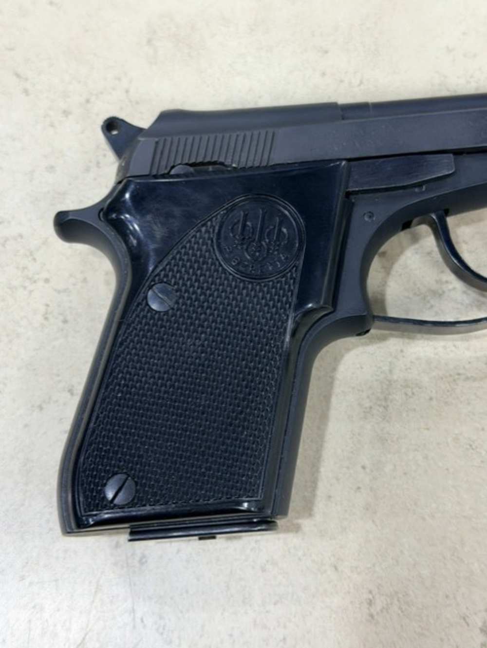 Beretta 21a (.22 lr)-img-4