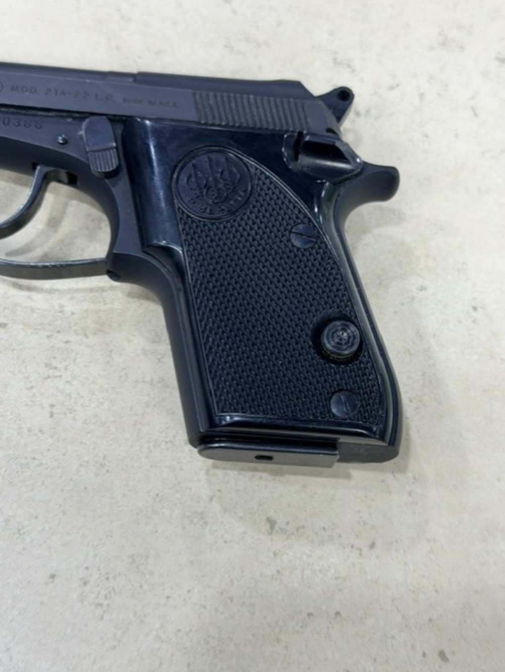 Beretta 21a (.22 lr)-img-3