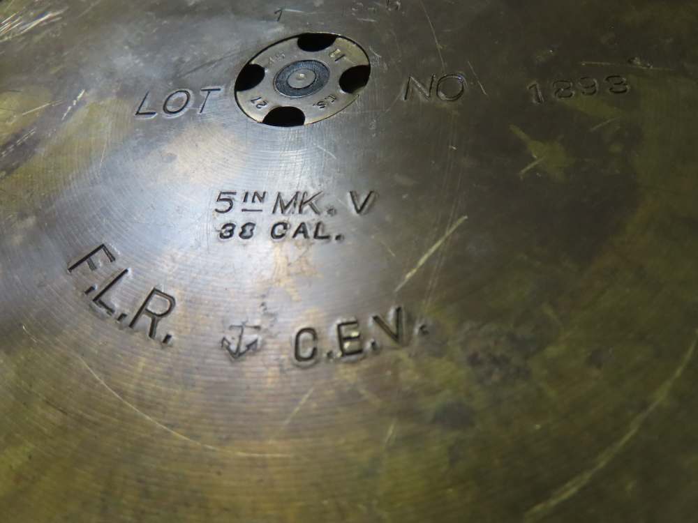 WWII US NAVY 5 INCH MKV .38 CALIBER BRASS SHELL CASE DATED 1945-img-4