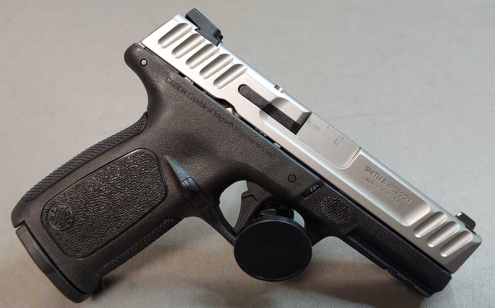 Smith & Wesson SD40 2.0 Semi-Auto Pistol 40 S&W 4" Barrel 14 Rounds 13936-img-1