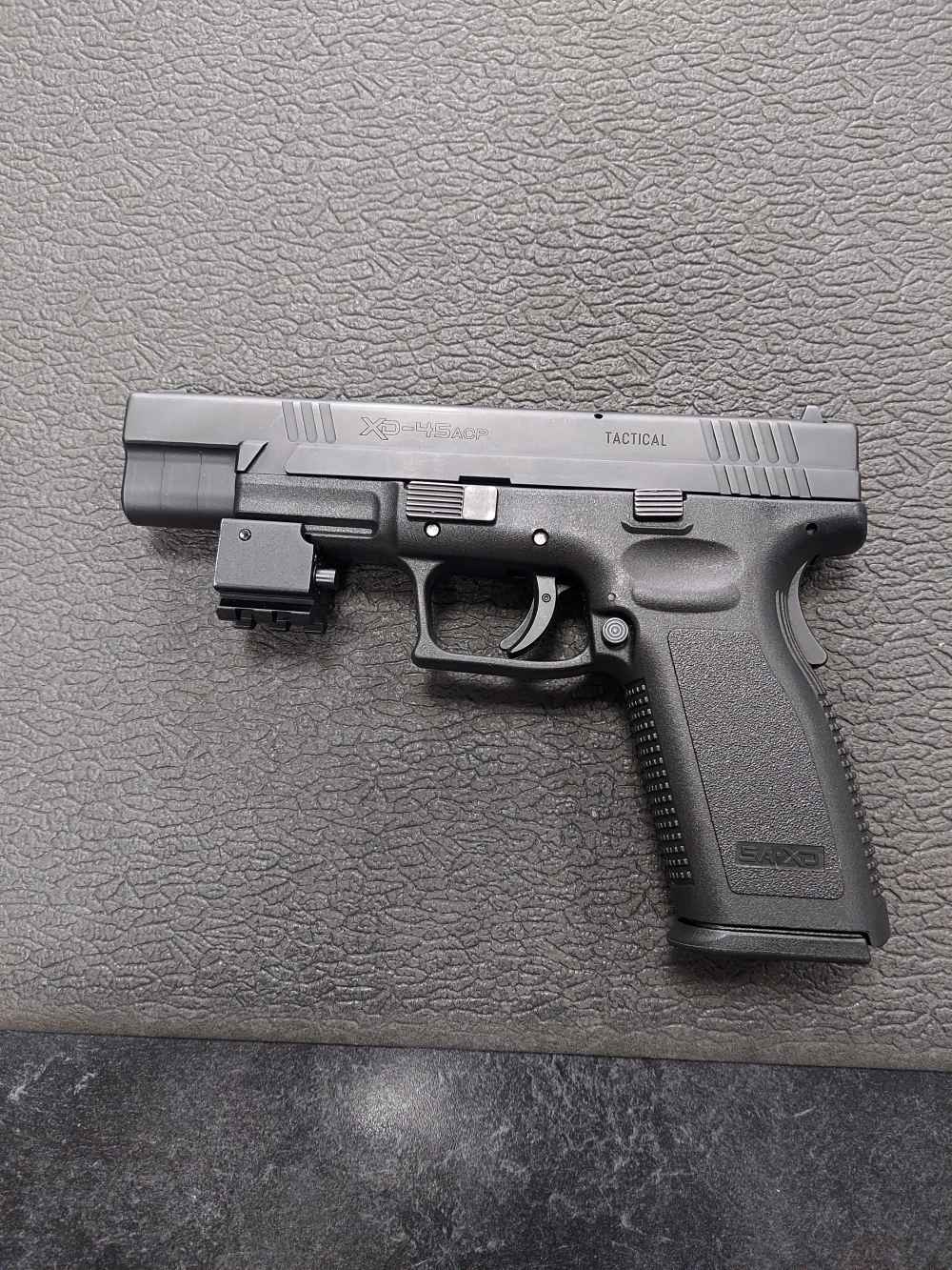 Springfield XD 45 Tactical with laser-img-1
