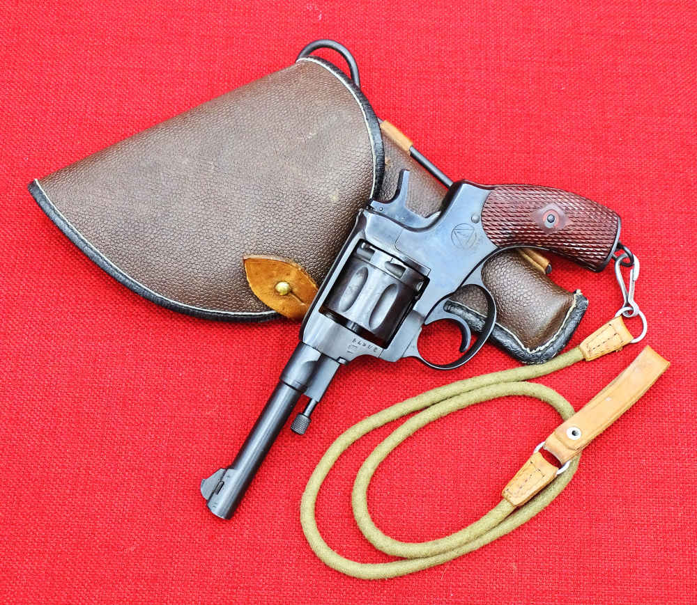WWII Russian Soviet 1895 Nagant Revolver & Holster Matching Izhevsk 1945-img-0