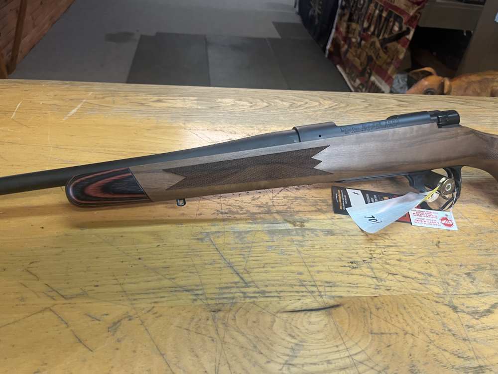 Howa Super Deluxe 1500  22-250 New In Box-img-5