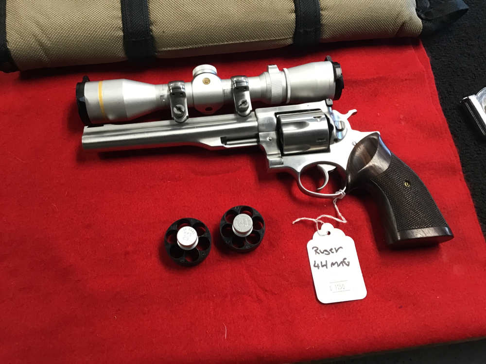 RUGER REDHAWK 44 MAG LEUPOLD V-3 2.5-8X32-img-3