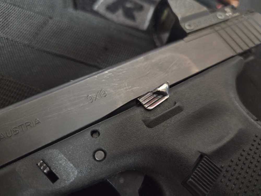 Glock 34 Gen 4 w/ TLR1HL, Leupold DP-Pro, #3.5 Tigger, 3 Mags and Case-img-6