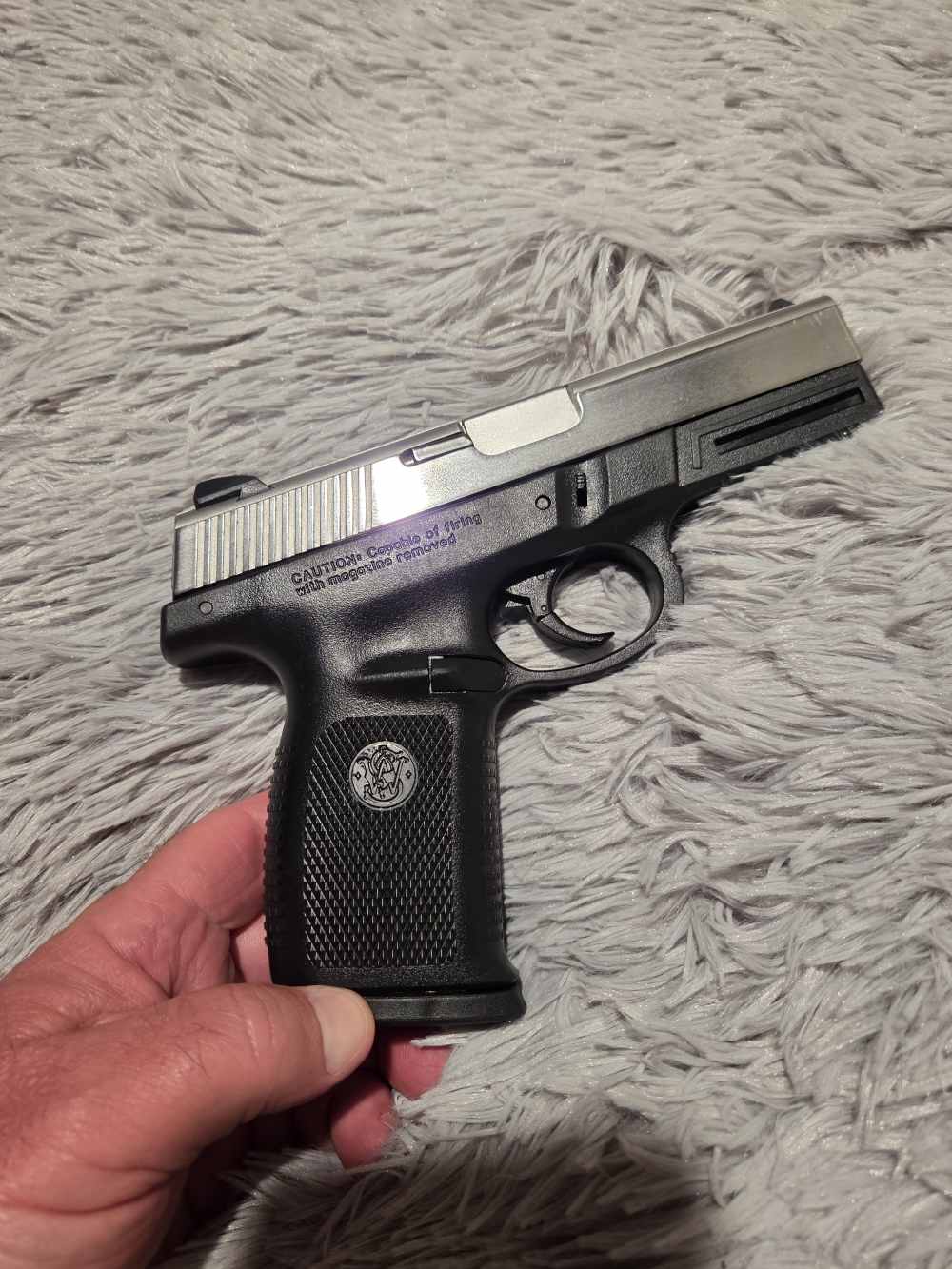 Smith and Wession SW40VE *Very Nice Looking Handgun*-img-10